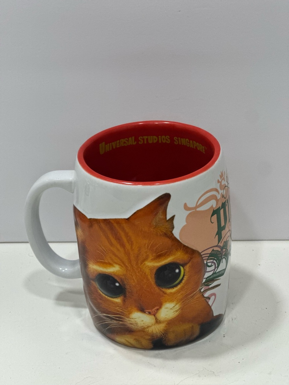 Universal Singapore Puss In Boots 3D Molded Shrek Mug Bright Cat Big Eyes 2010
